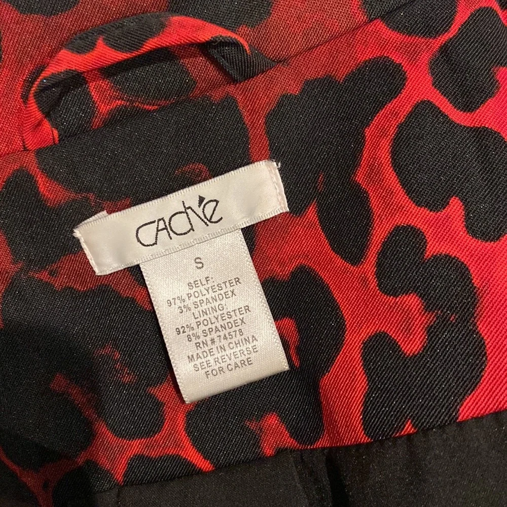 EUC Caché red leopard trench_12